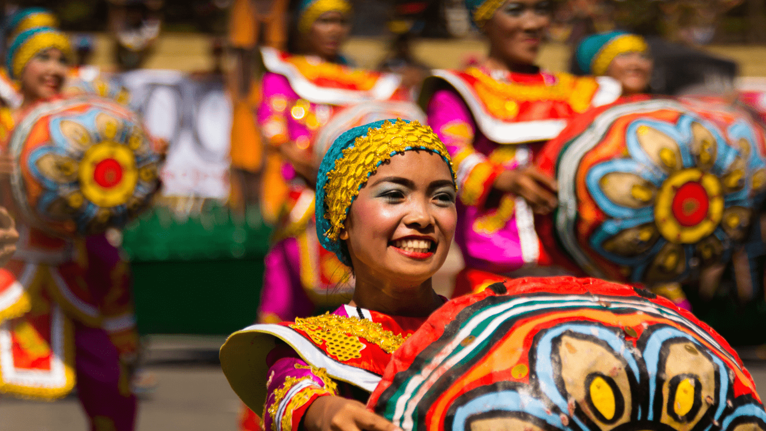 10 Essential Dos and Don’ts for Navigating Filipino Social Customs ...